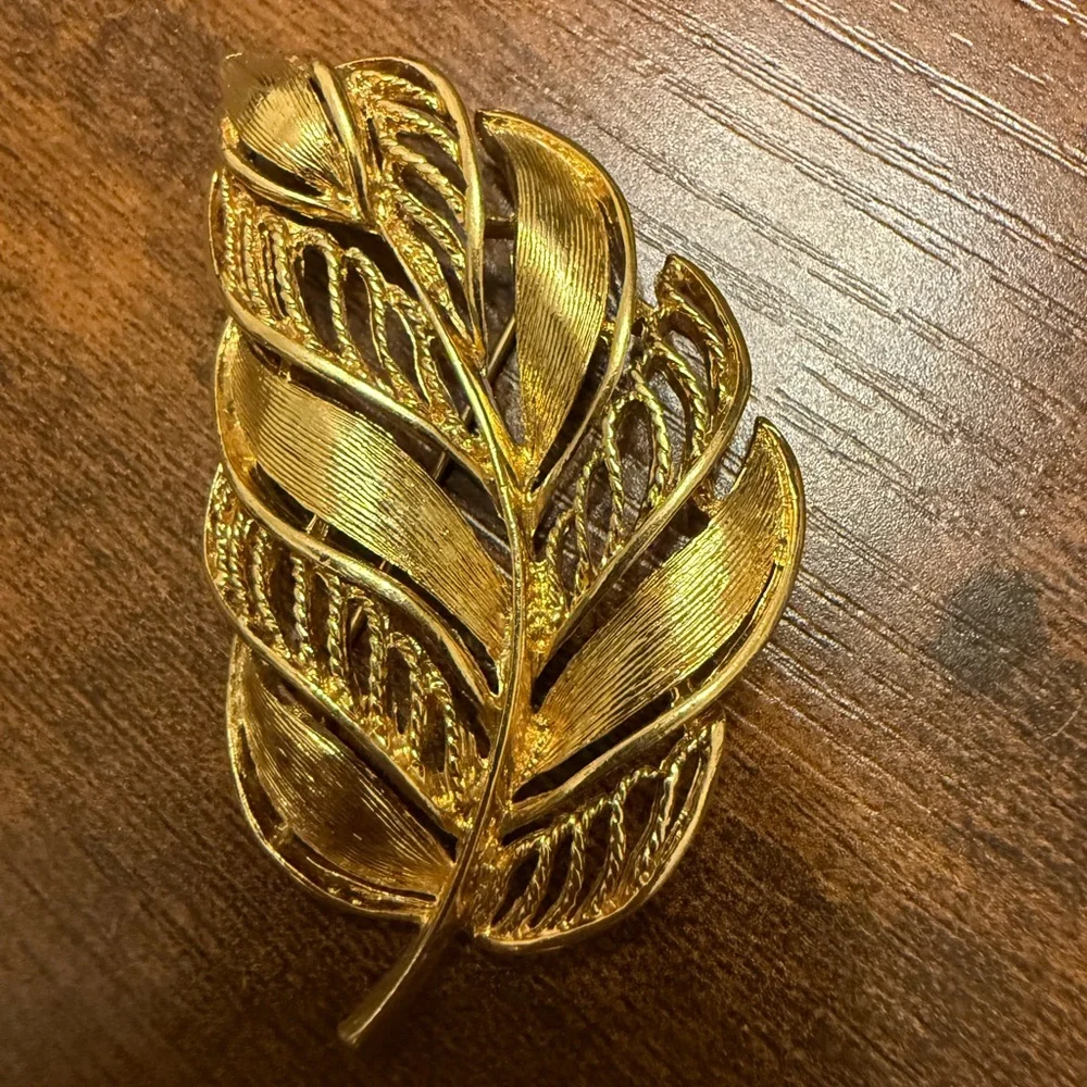 Vintage M. Gent Tone‎ Leaf Brooch